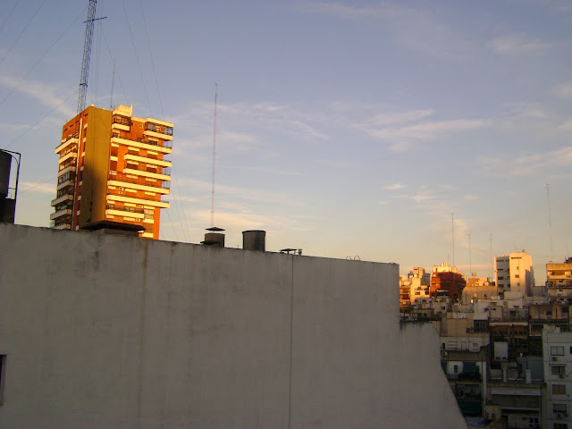 http://lh6.ggpht.com/_3XyRRAjiclU/S3CwX18yERI/AAAAAAAACfo/cGKmtt80XEQ/s640/terraza arenales y anchorera hacia anchorena y beruti.JPG